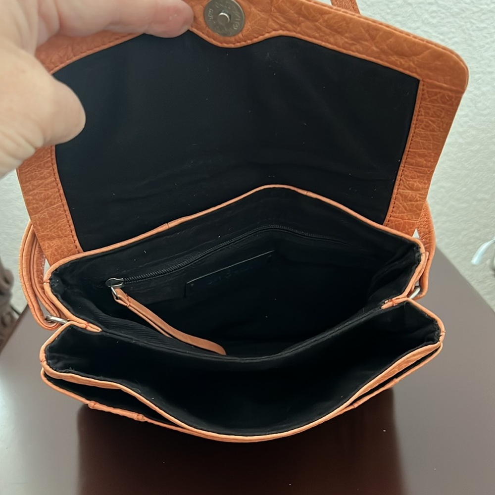 Anthropology Day & Mood peachy leather crossbody bag - Picture 4 of 5
